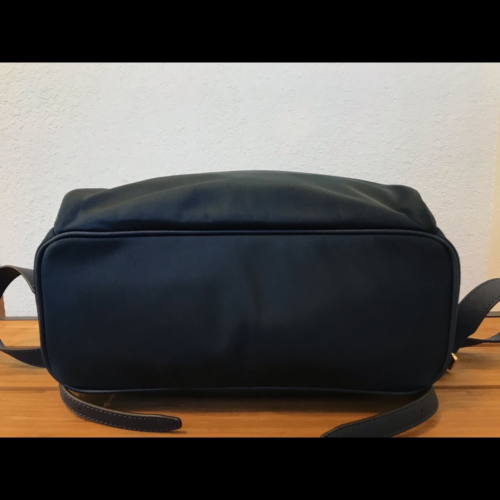 Authentic Michael Kors backpack π - Picture 4 of 8